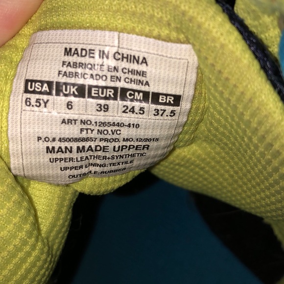 Under Armour basketball shoes - Picture 3 of 3